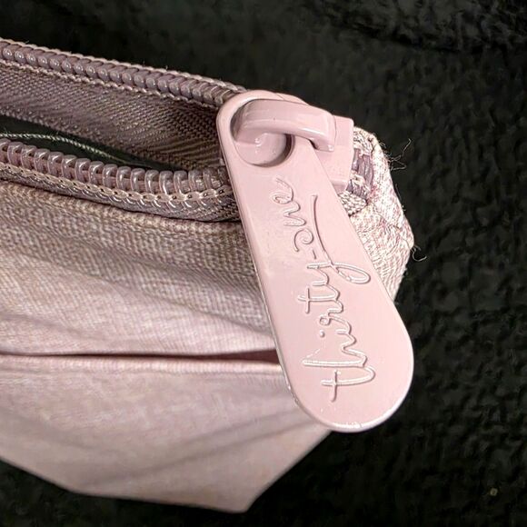 Thirty-One Embroidered Dandelion Seeds Thermal Lunch Bag - Picture 5 of 5